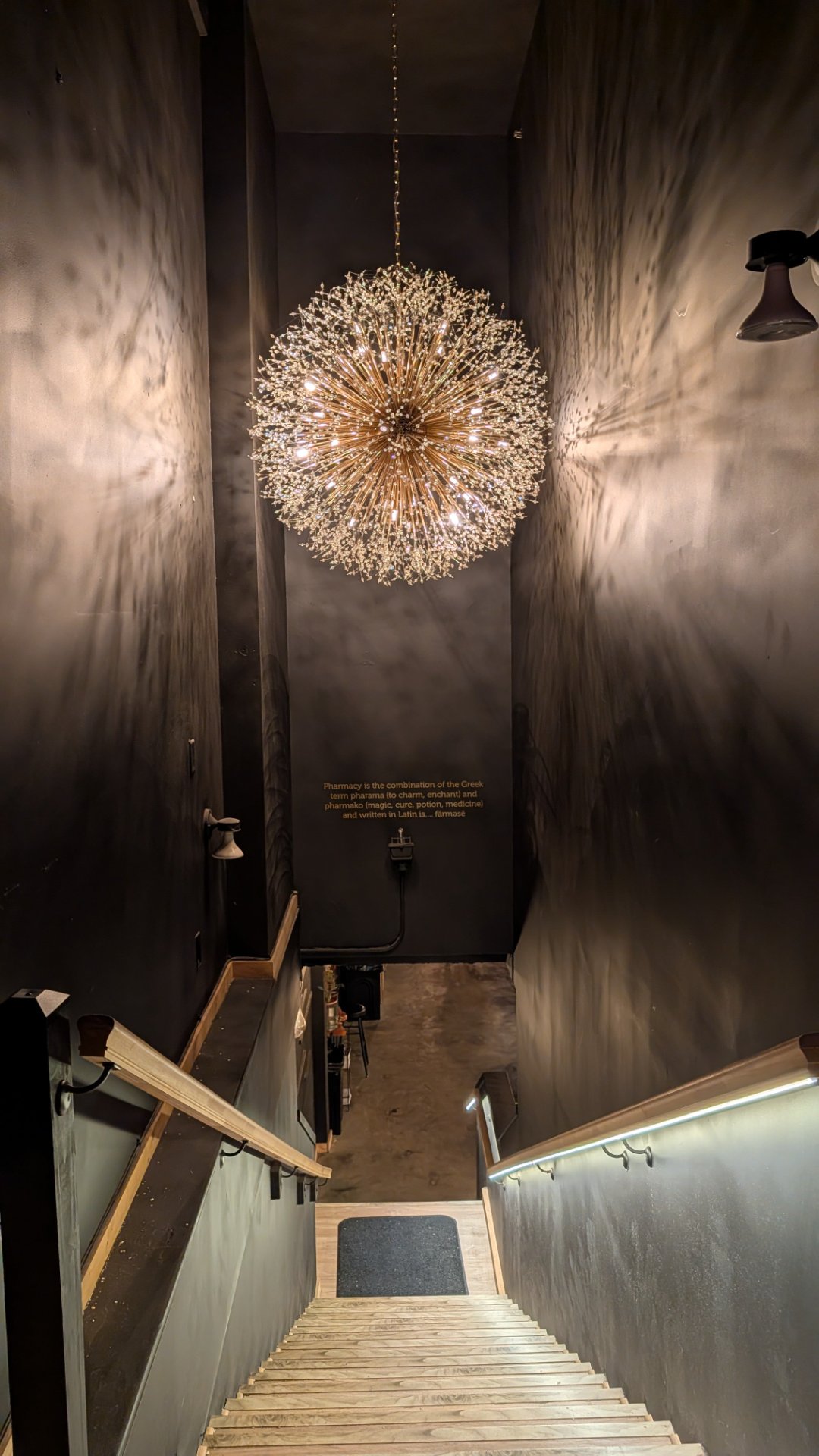 Farmese Cocktail Lounge — photo